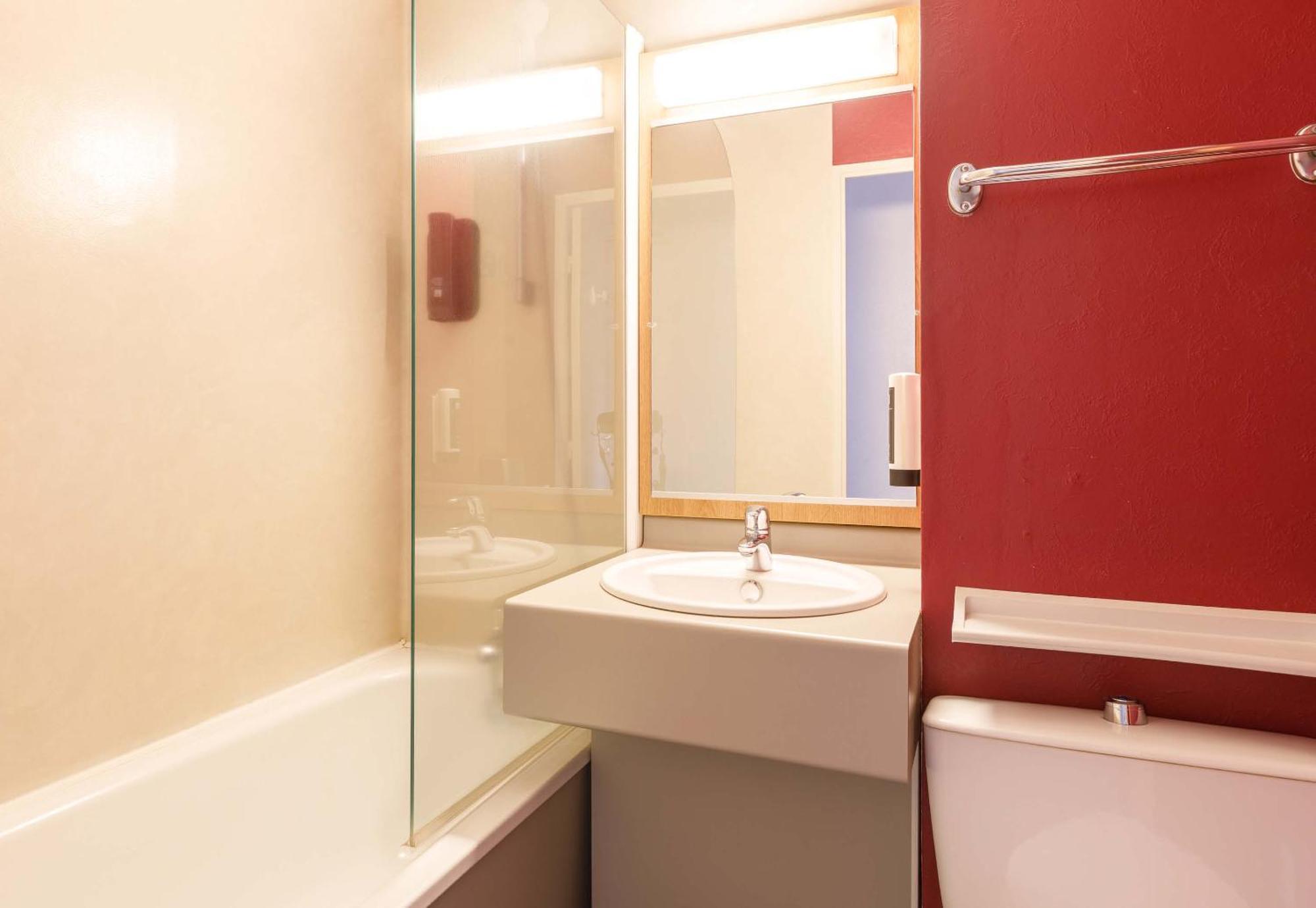 B&B Hotel Le Puy-En-Velay Vals-pres-le-Puy Εξωτερικό φωτογραφία